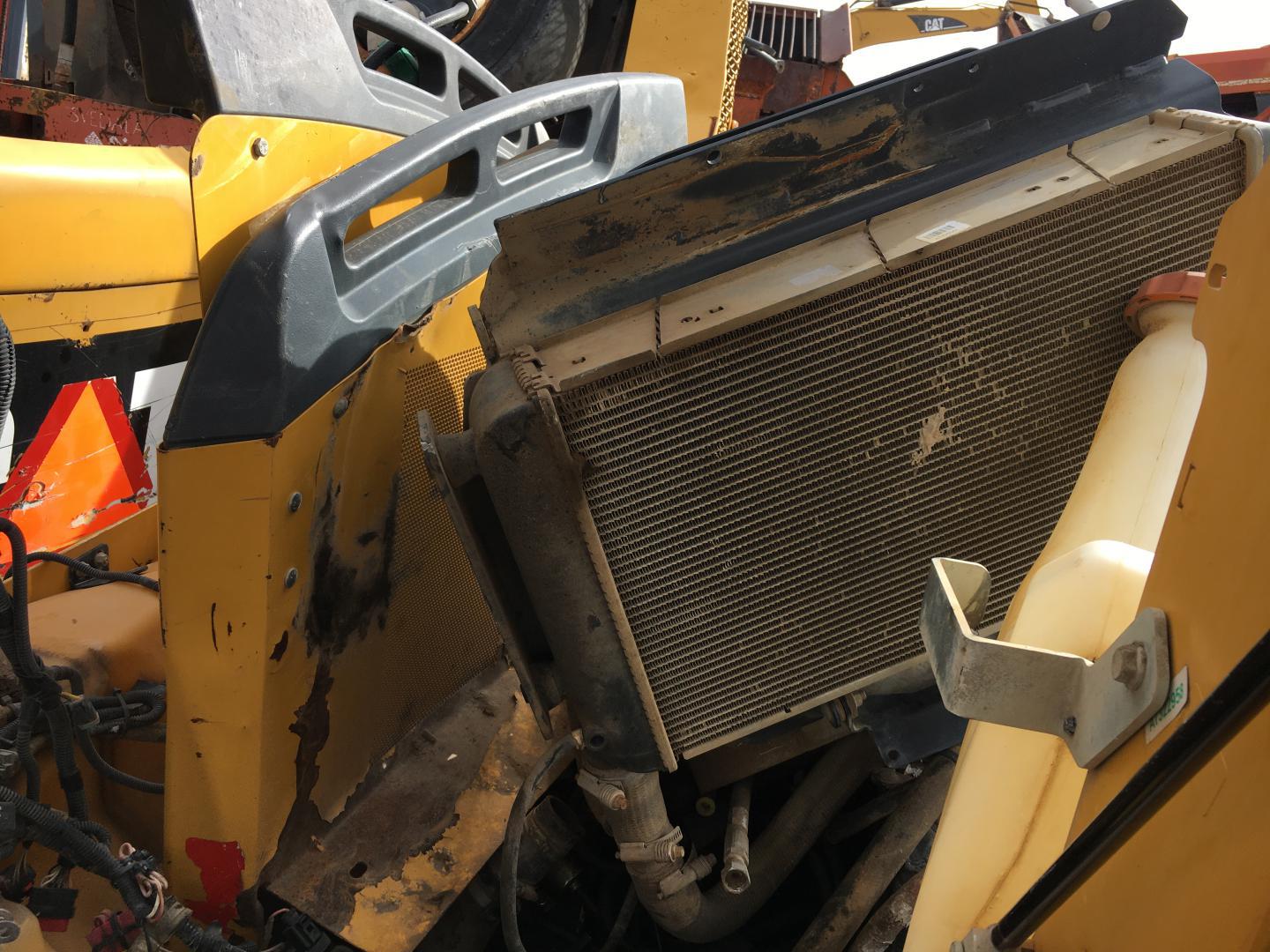 ./imagenes/INVOICE/2019/14662/MINICARGADOR JOHN DEERE 323E (19).JPG